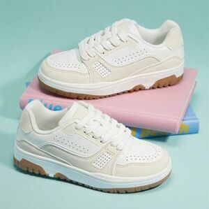 Girl's Cream Sneakers